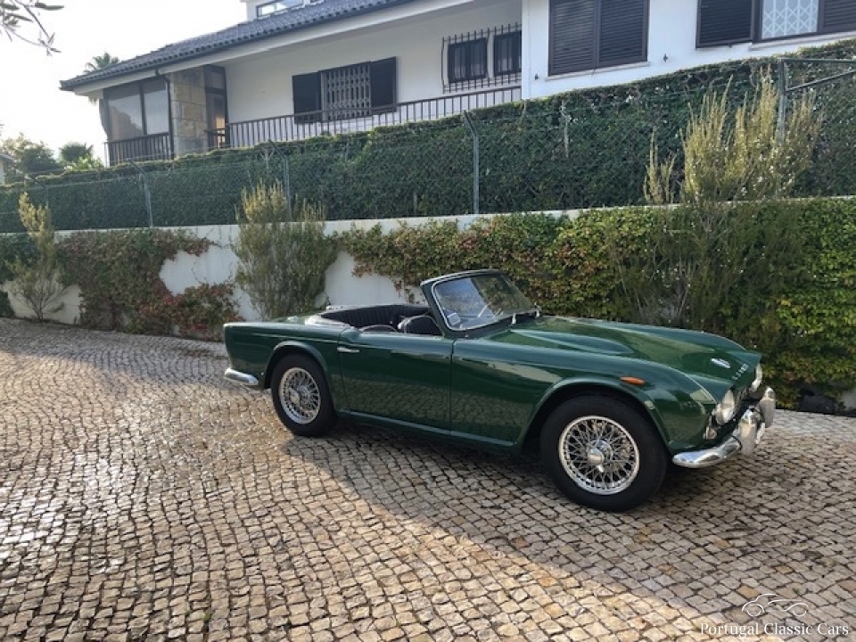 Triumph TR4