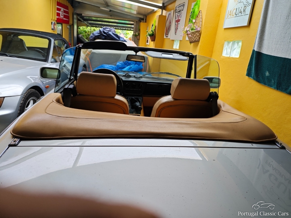 Alfa Romeo Spider 2.0