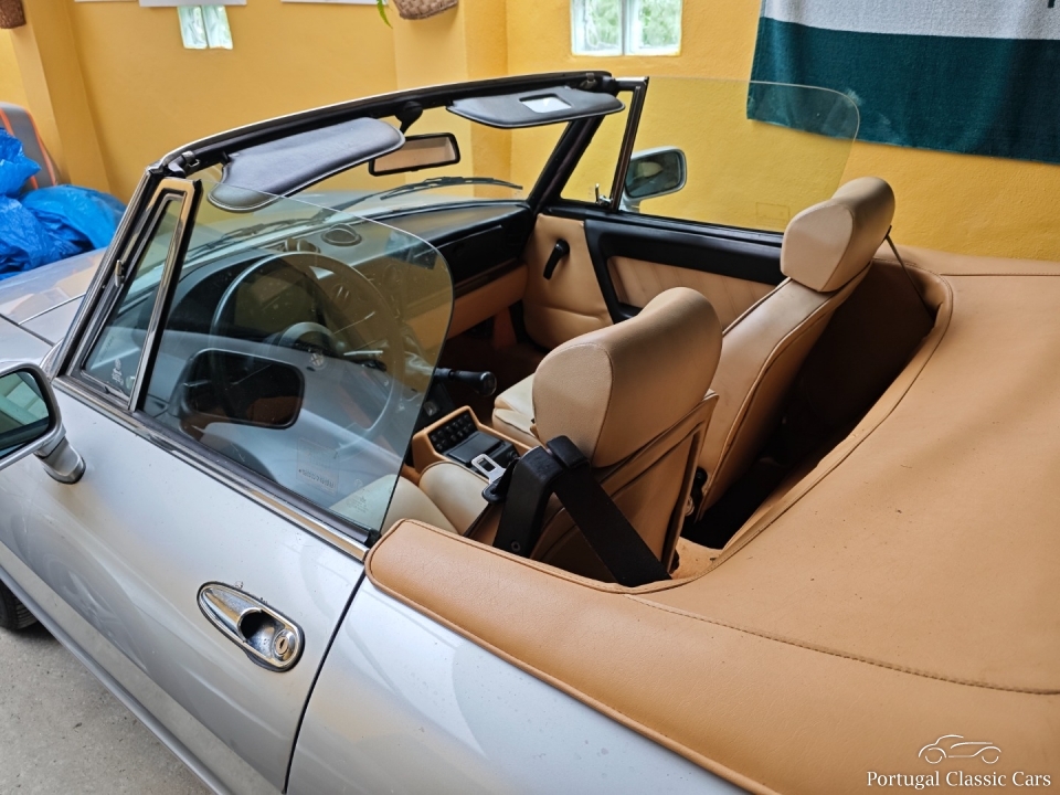 Alfa Romeo Spider 2.0