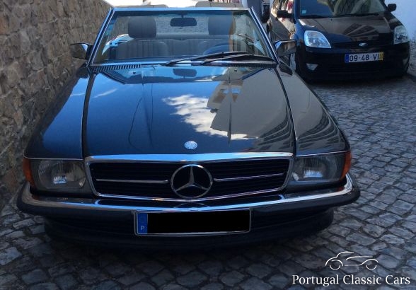 Mercedes Benz 300SL W 107