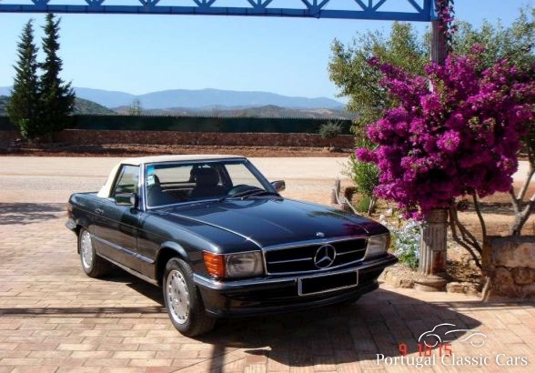 Mercedes Benz 300SL W 107