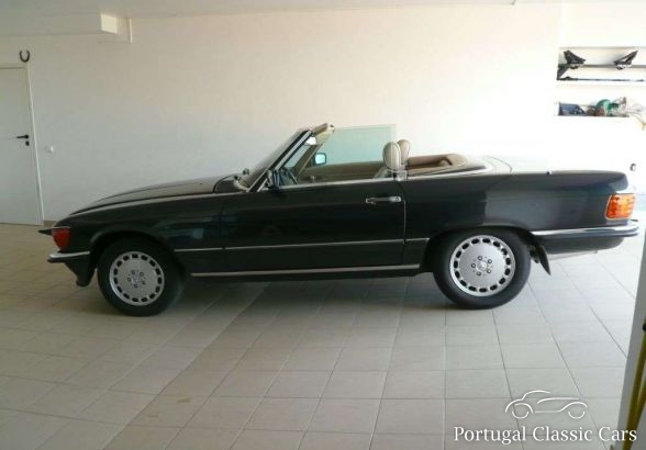 Mercedes Benz 300SL W 107