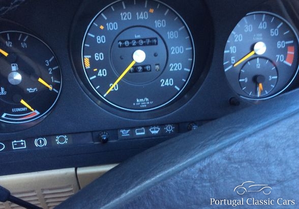 Mercedes Benz 300SL W 107