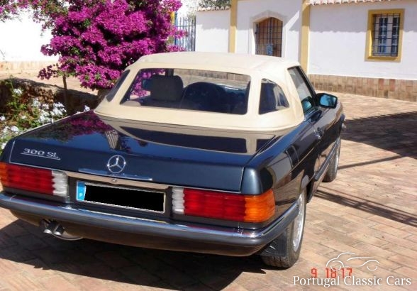 Mercedes Benz 300SL W 107