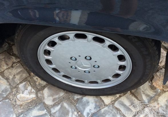 Mercedes Benz 300SL W 107