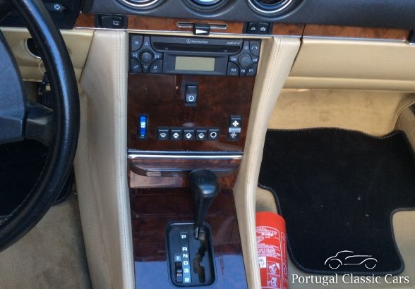 Mercedes Benz 300SL W 107