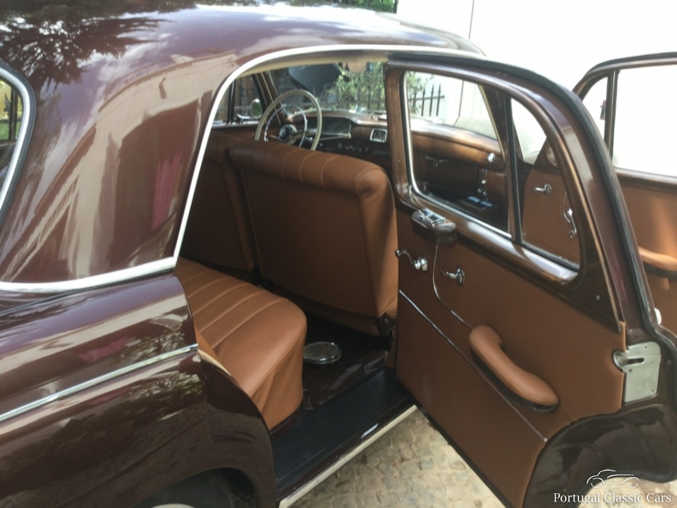 Mercedes Benz Ponton 220S