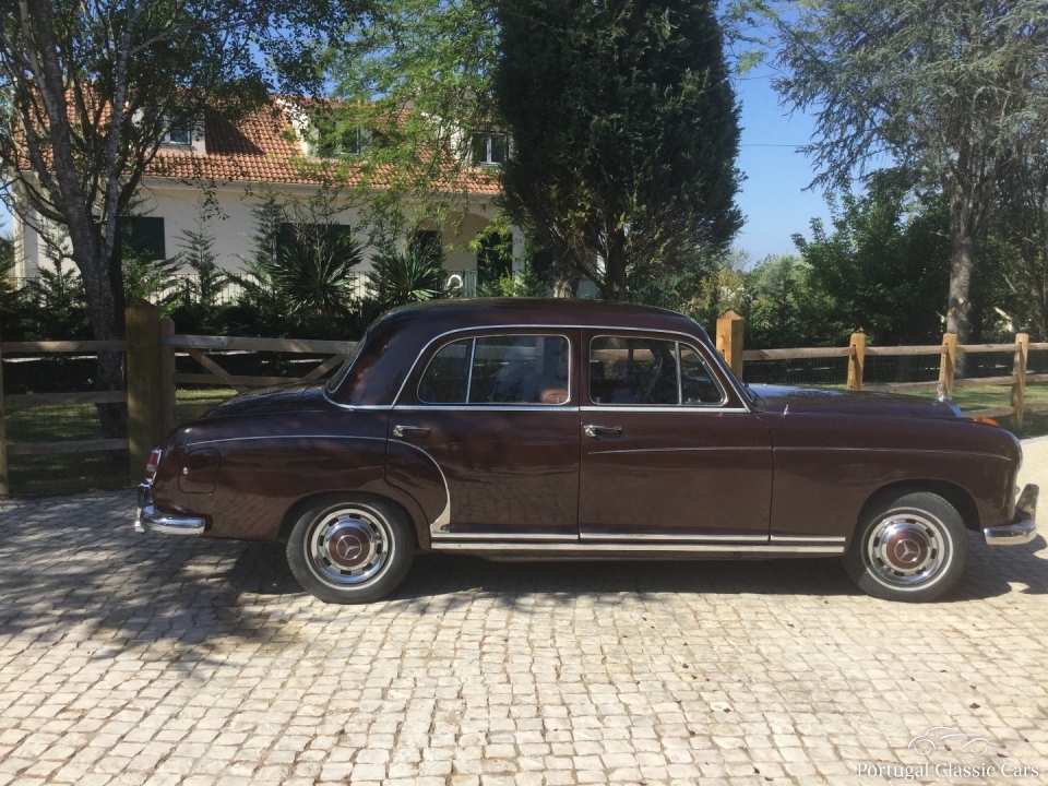 Mercedes Benz Ponton 220S
