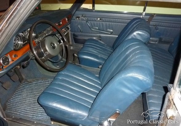 Mercedes - Benz  250 CE 