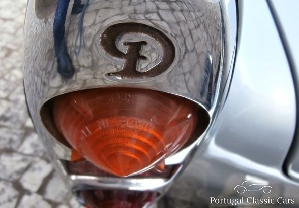 Daimler Dart SP 250 V8