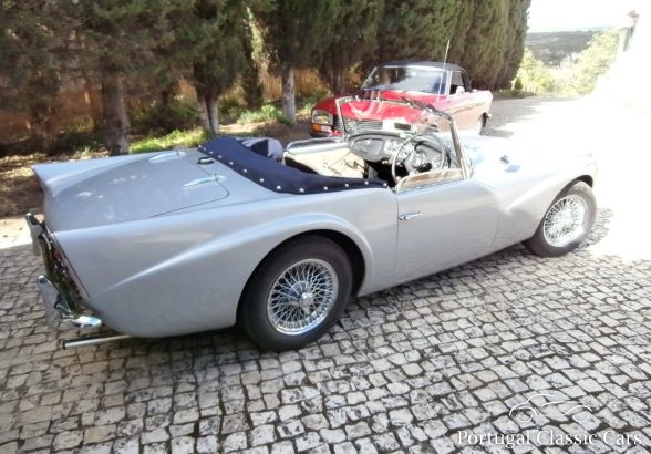 Daimler Dart SP 250 V8