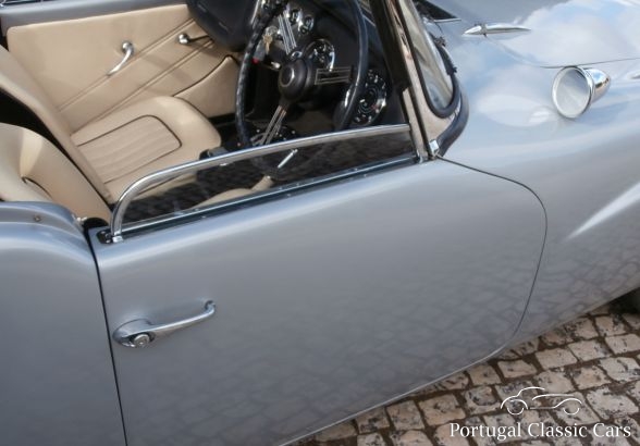 Daimler Dart SP 250 V8