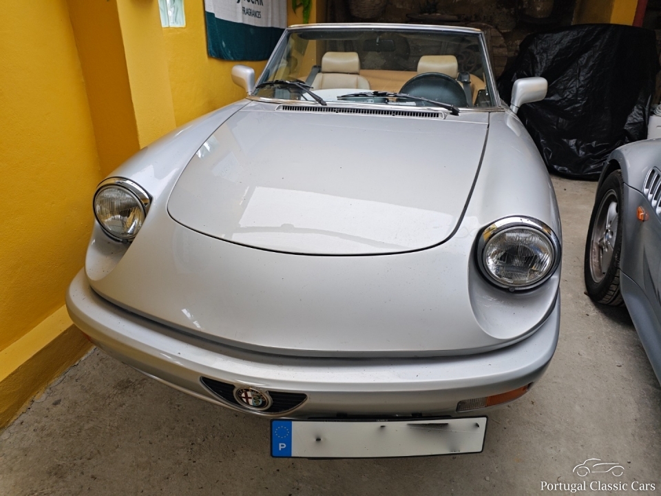 Alfa Romeo Spider 2.0